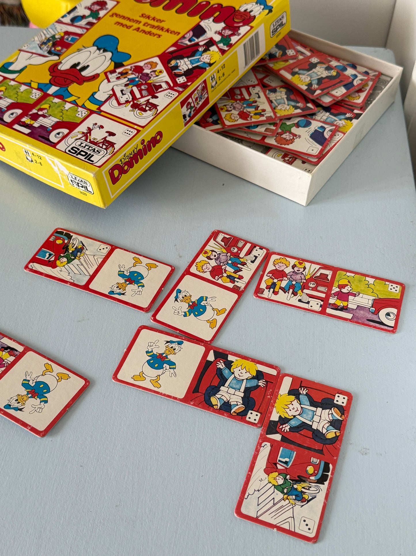 Sikker gennem trafikken med Anders – Anders And domino spil