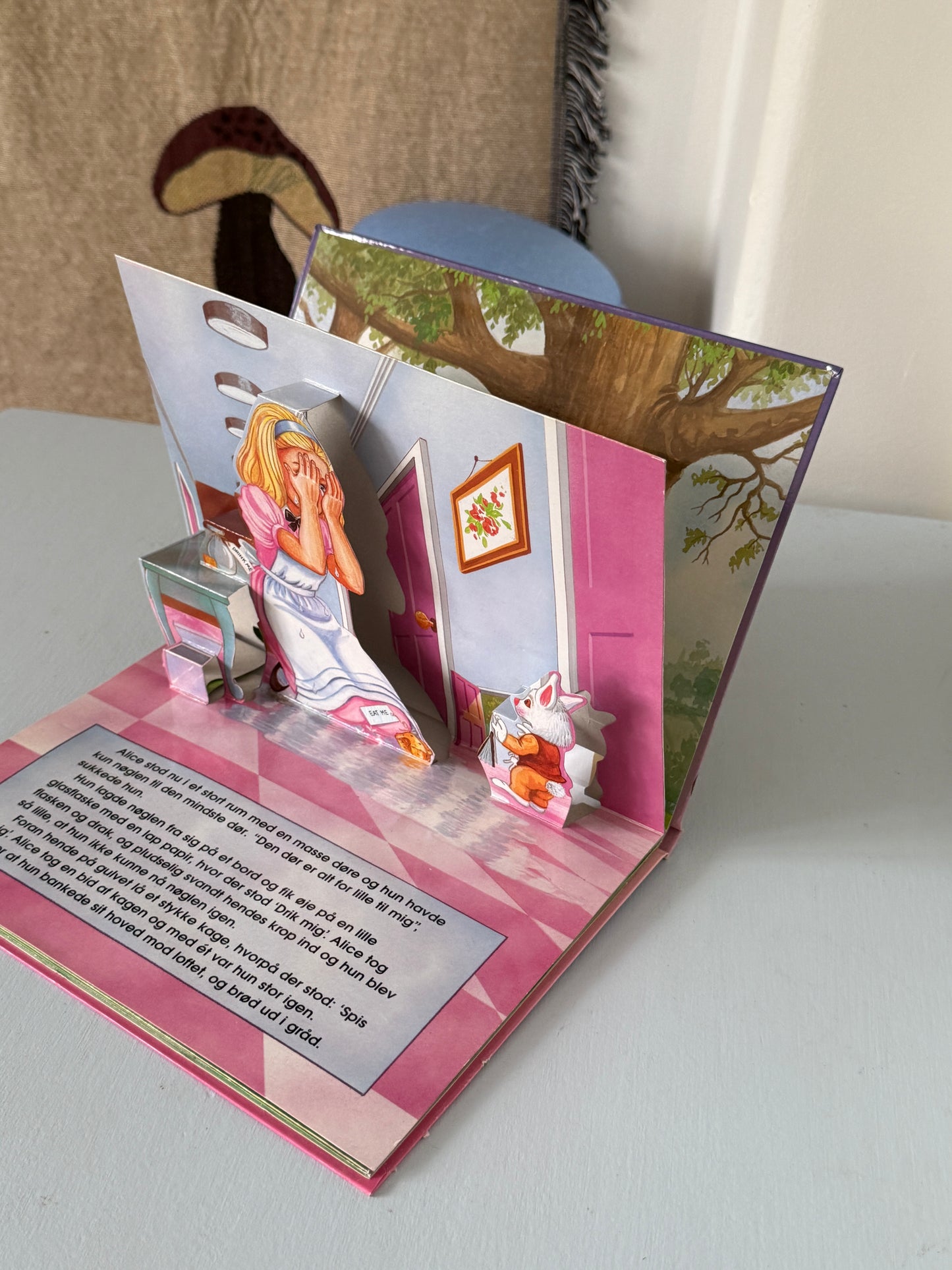 Alice i Eventyrland – popup bog