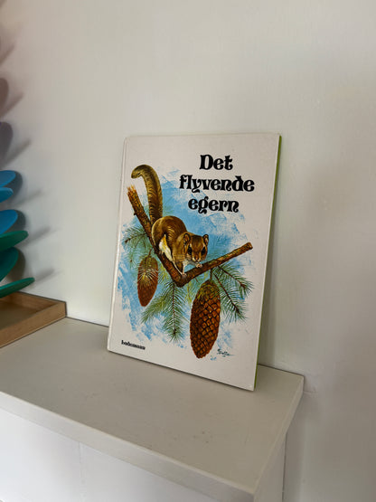 Det flyvende egern – stor oplæsningsbog