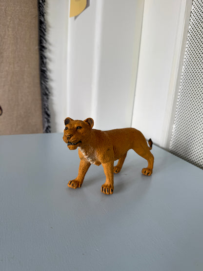 Løve figur – legetøj & dekoration
