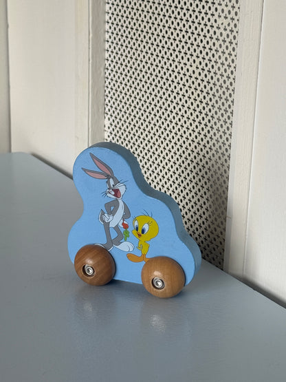 Looney Tunes trælegetøj på hjul