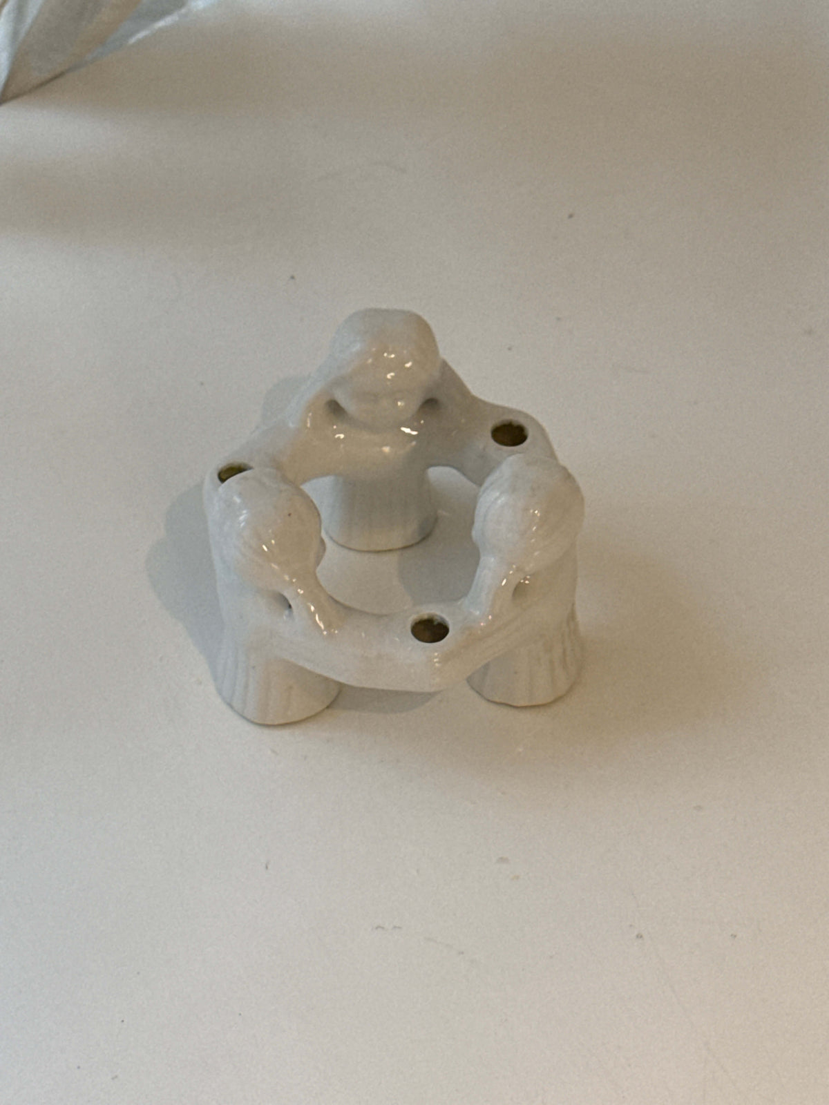 Rund lysestage i porcelæn