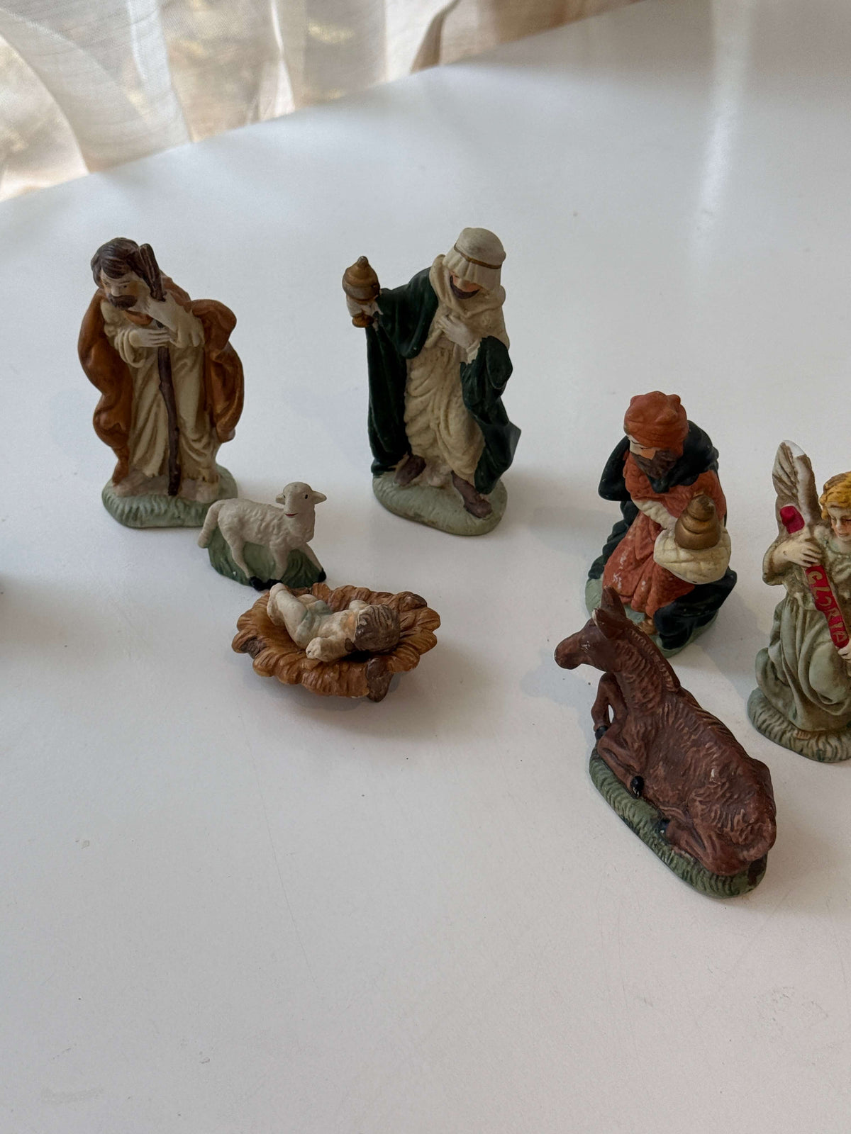 Krybbespil i keramik med 8 figurer