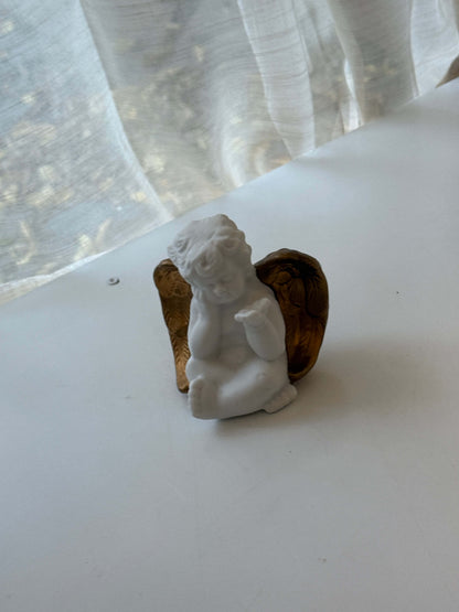 Hvid porcelænsengel