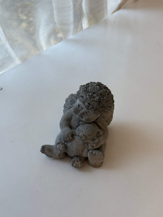 Engel og bamse i sten