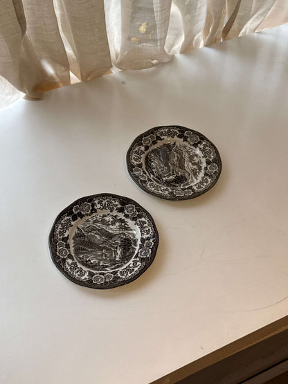 Lille tallerken i engelsk porcelæn