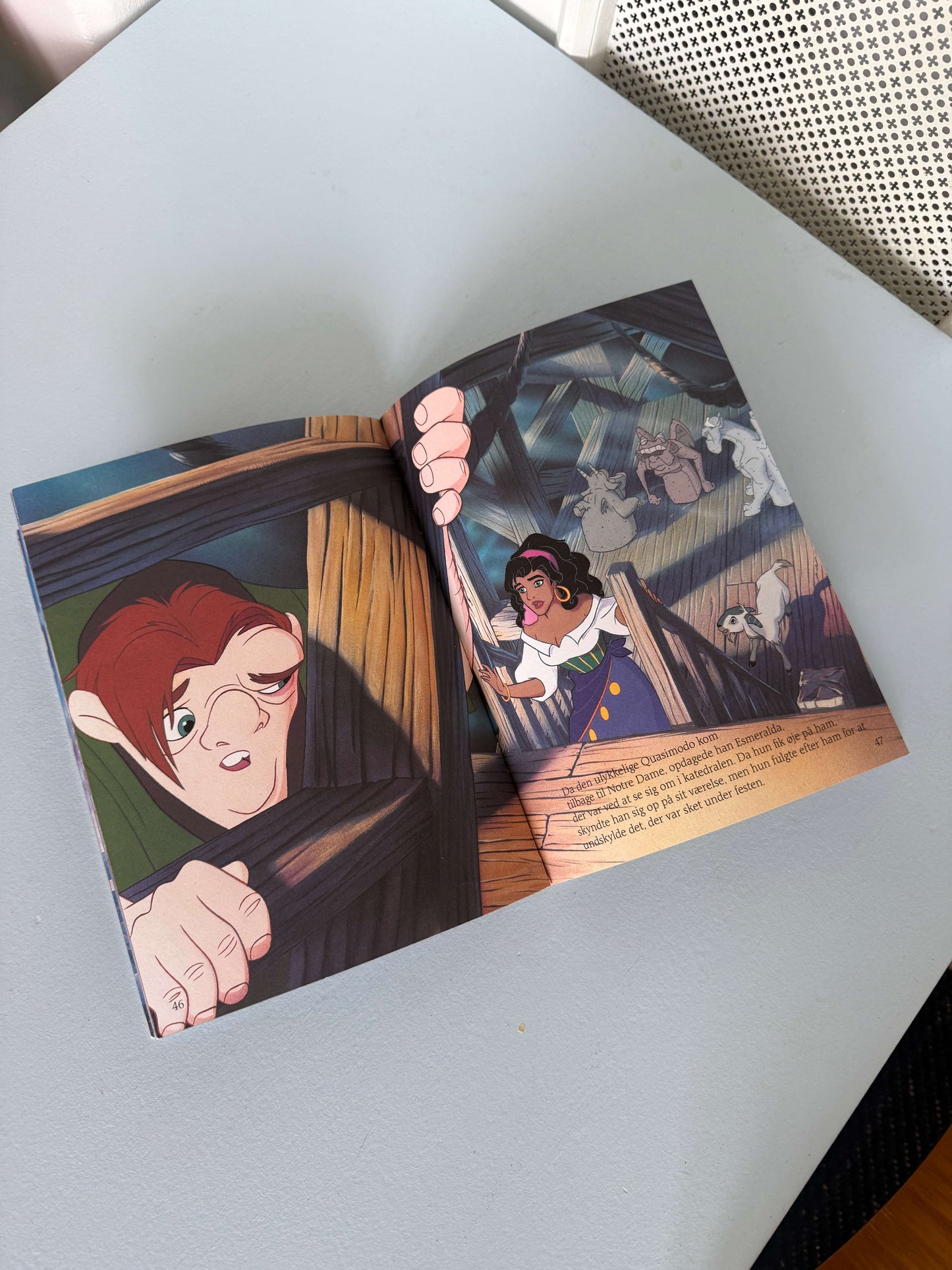 Klokkeren fra Notre Dame – stor Disney bog