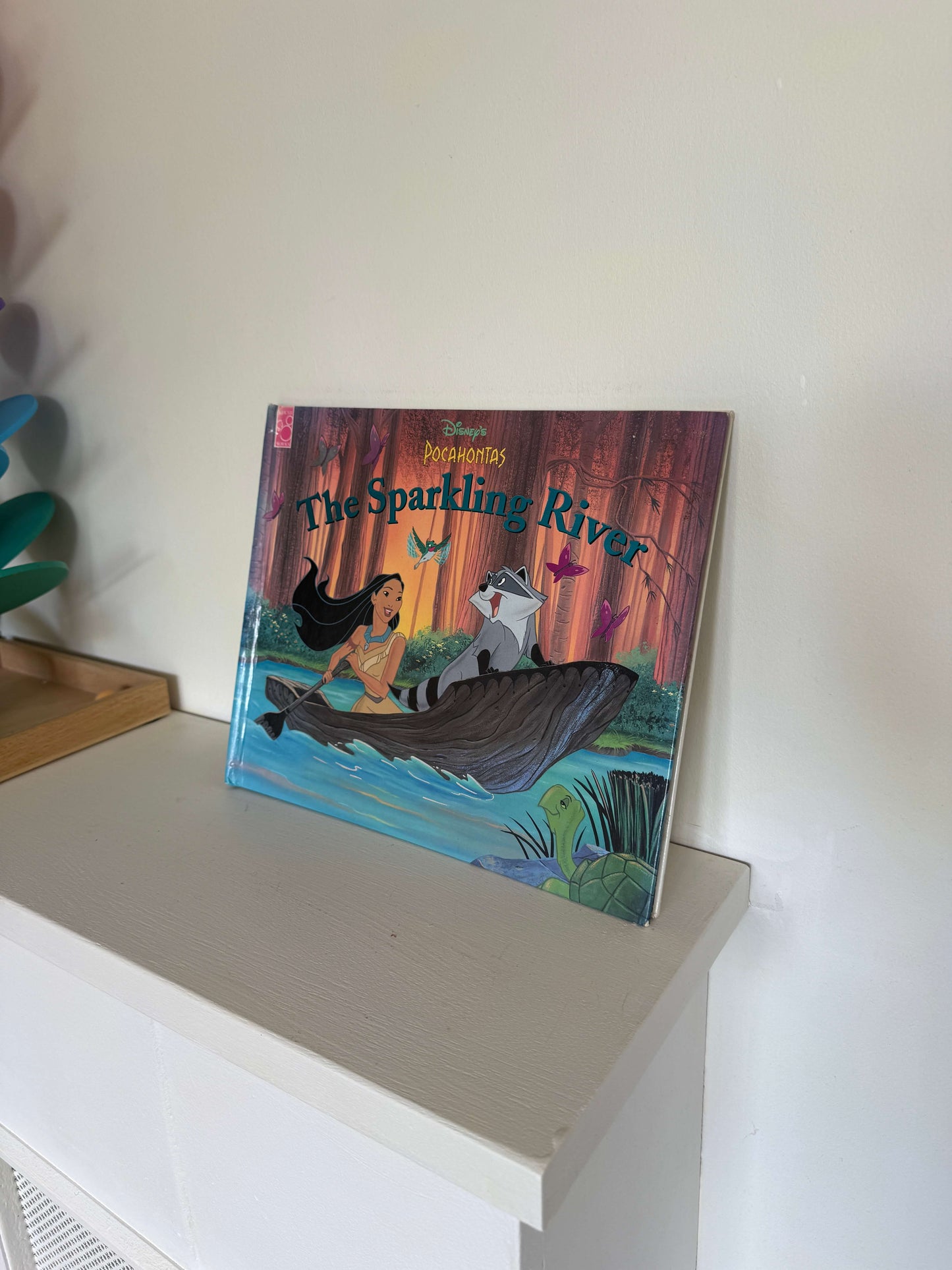 The Sparkling River – Pocahontas børnebog på engelsk