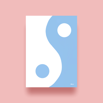 Blåmst Yin Yang plakat i lyseblå og hvide toner, ideel til en afbalanceret indretning.