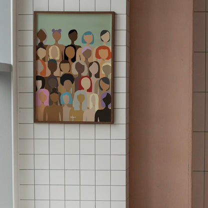 Blåmst Women of the World plakat hængende på flisevæg med grøn baggrund – stilfuld dekoration.